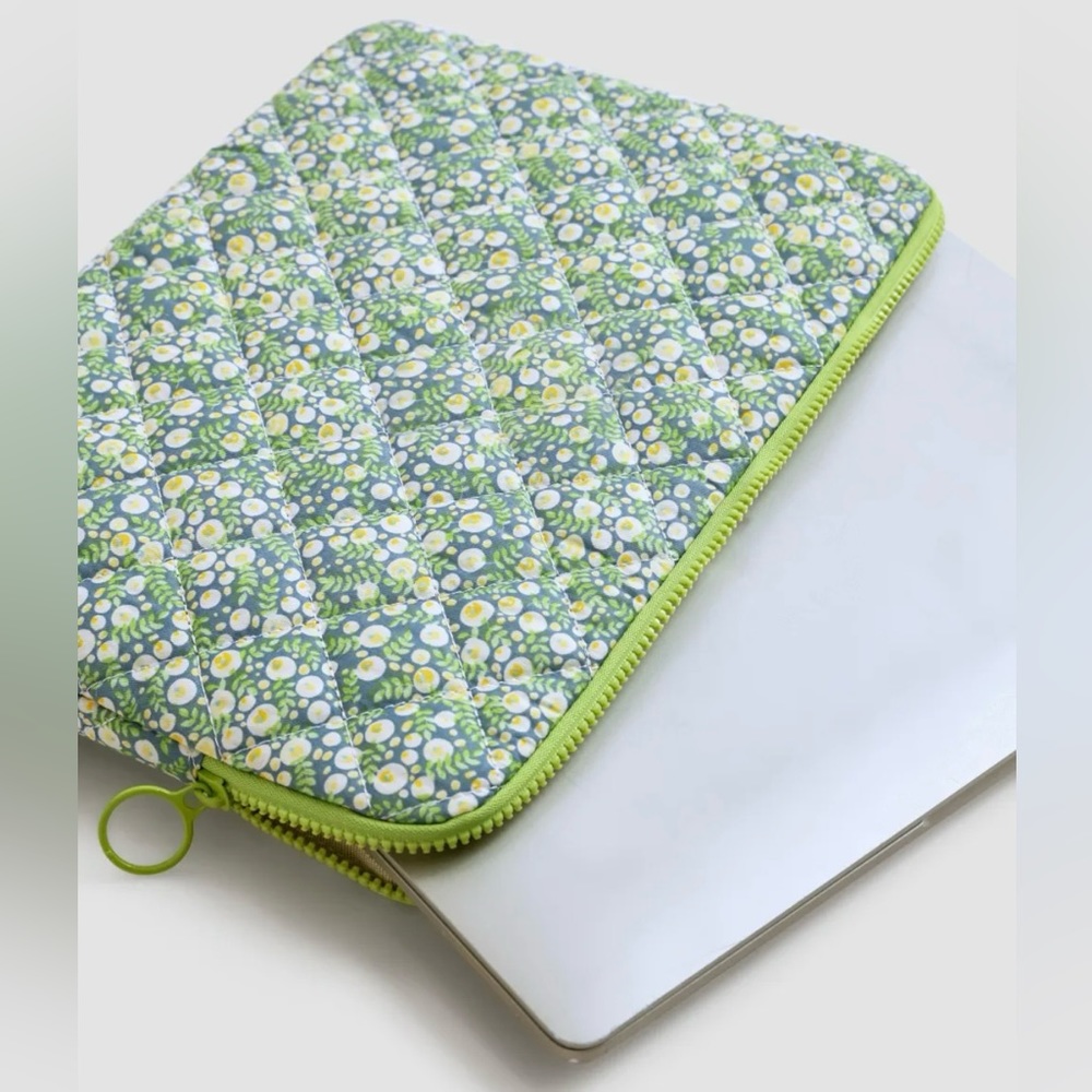Cider Floral Quilted Shockproof Laptop Bag BRAND NEW